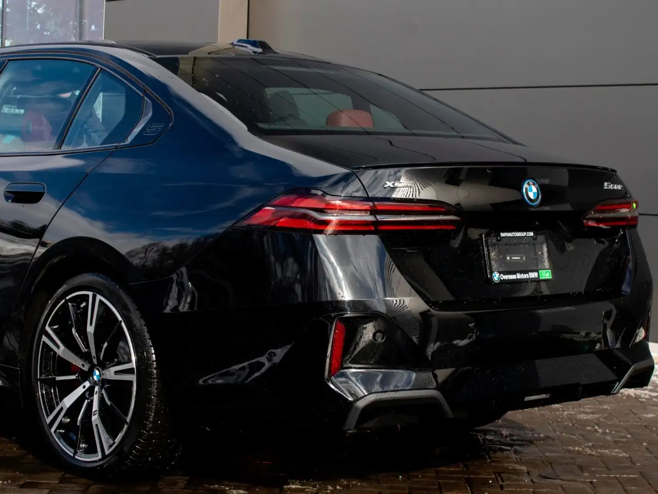 BMW 5 Series - Image 5