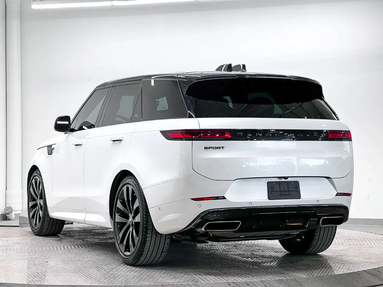 Land Rover Range Rover Sport - Image 3