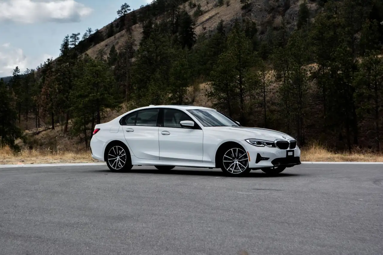 BMW 3 Series - Image 1