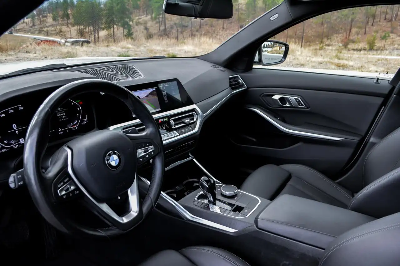 BMW 3 Series - Image 9