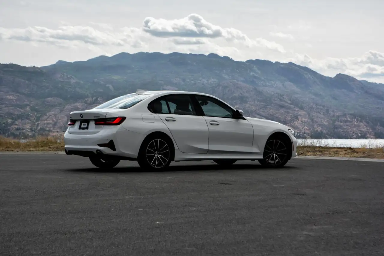 BMW 3 Series - Image 8