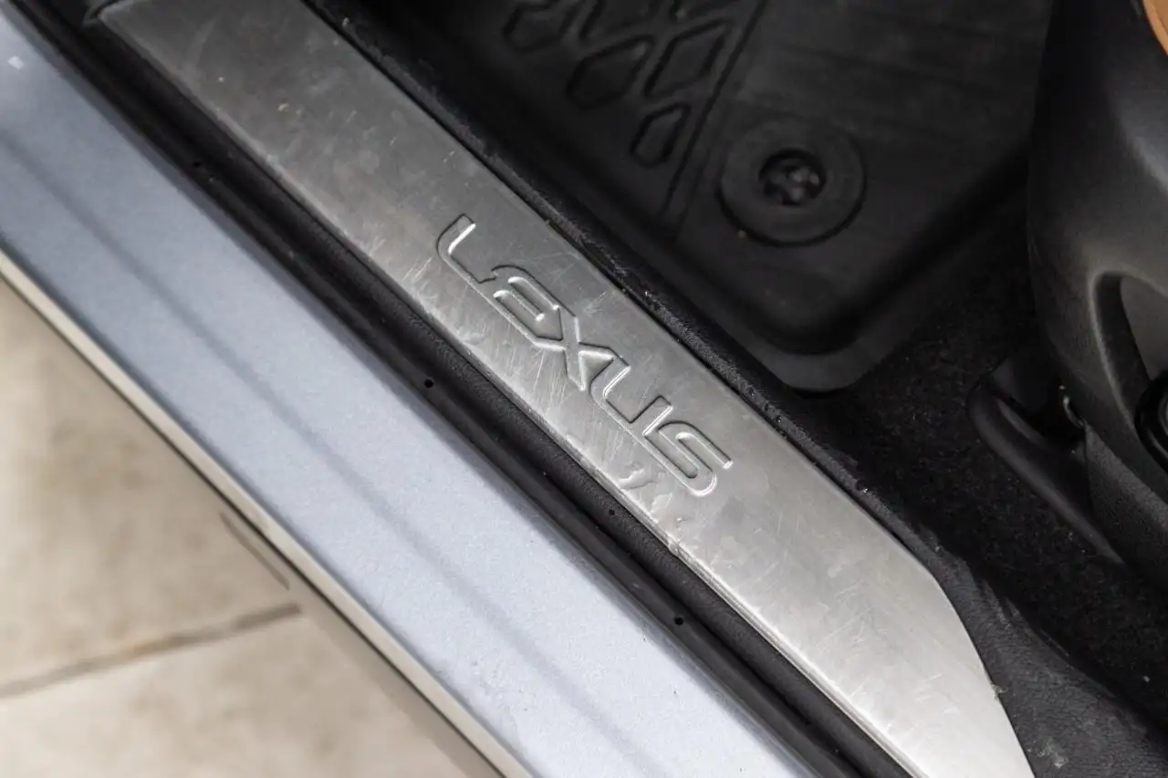 Lexus UX 250h - Image 14