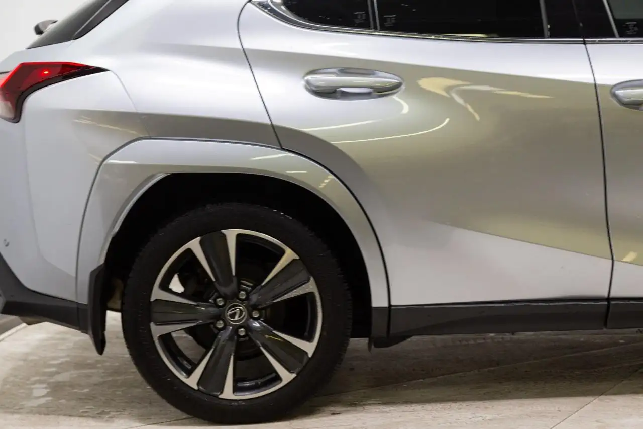 Lexus UX 250h - Image 9