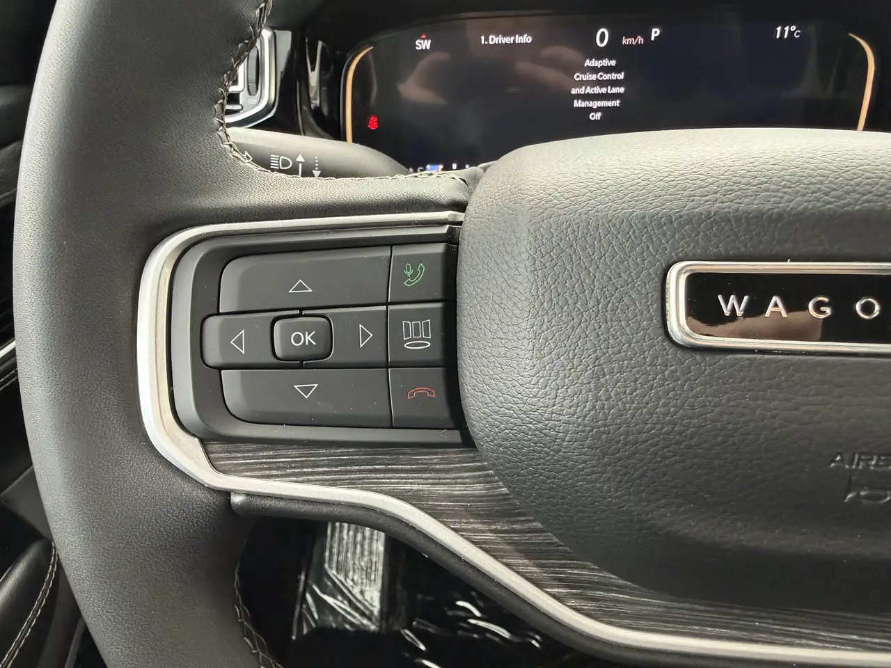 Jeep Wagoneer - Image 23