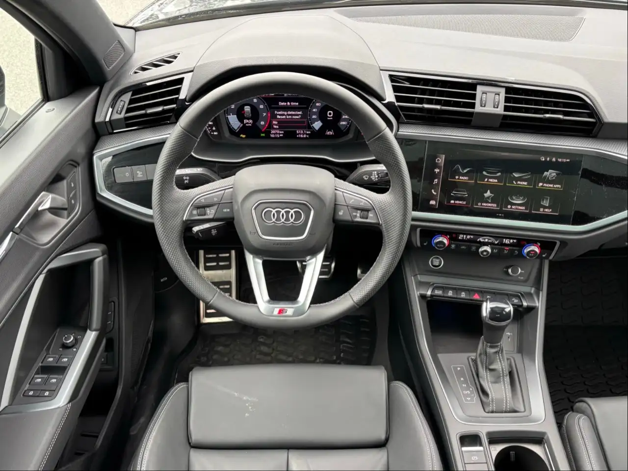 Audi Q3 - Image 22