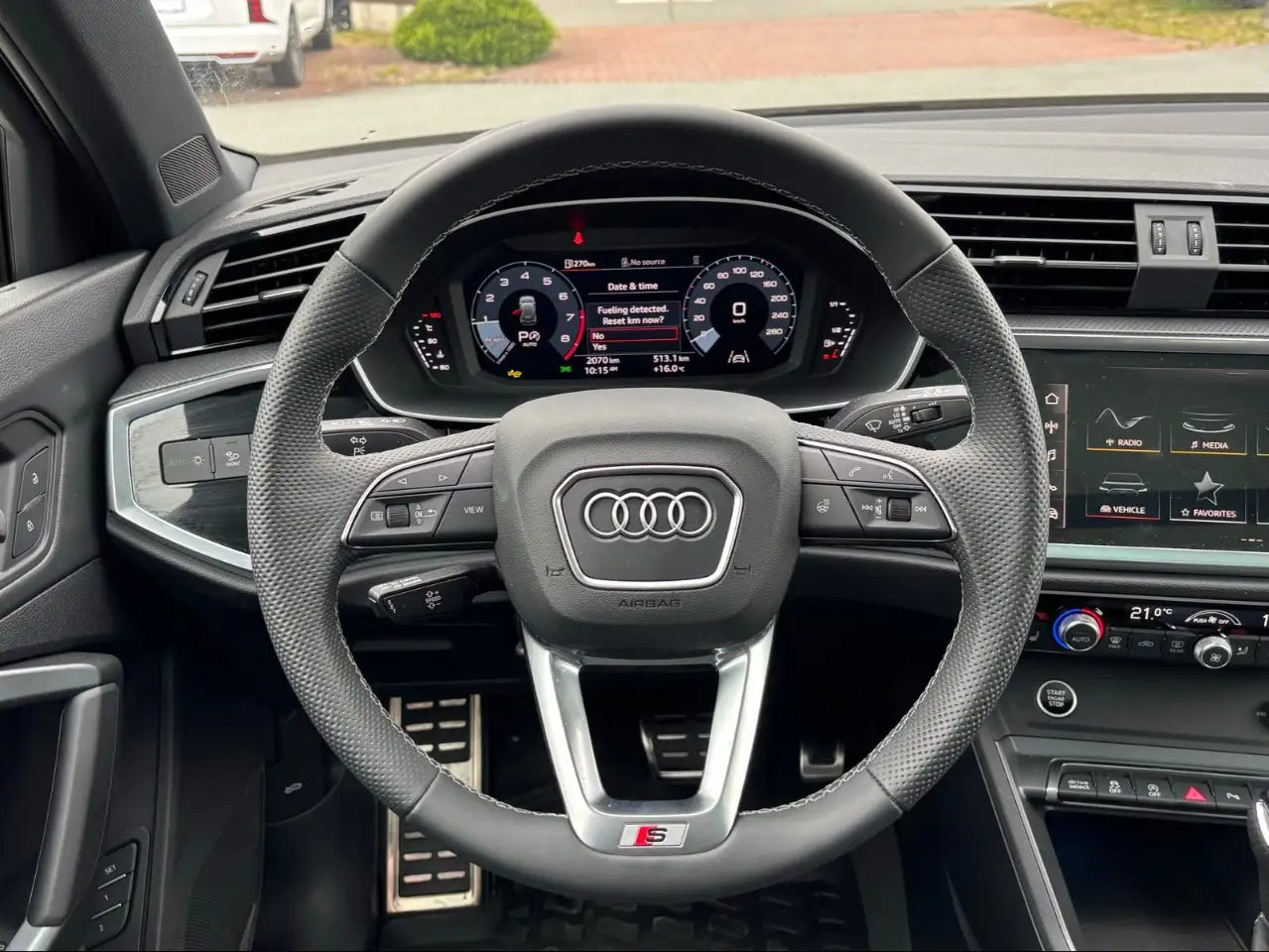 Audi Q3 - Image 23