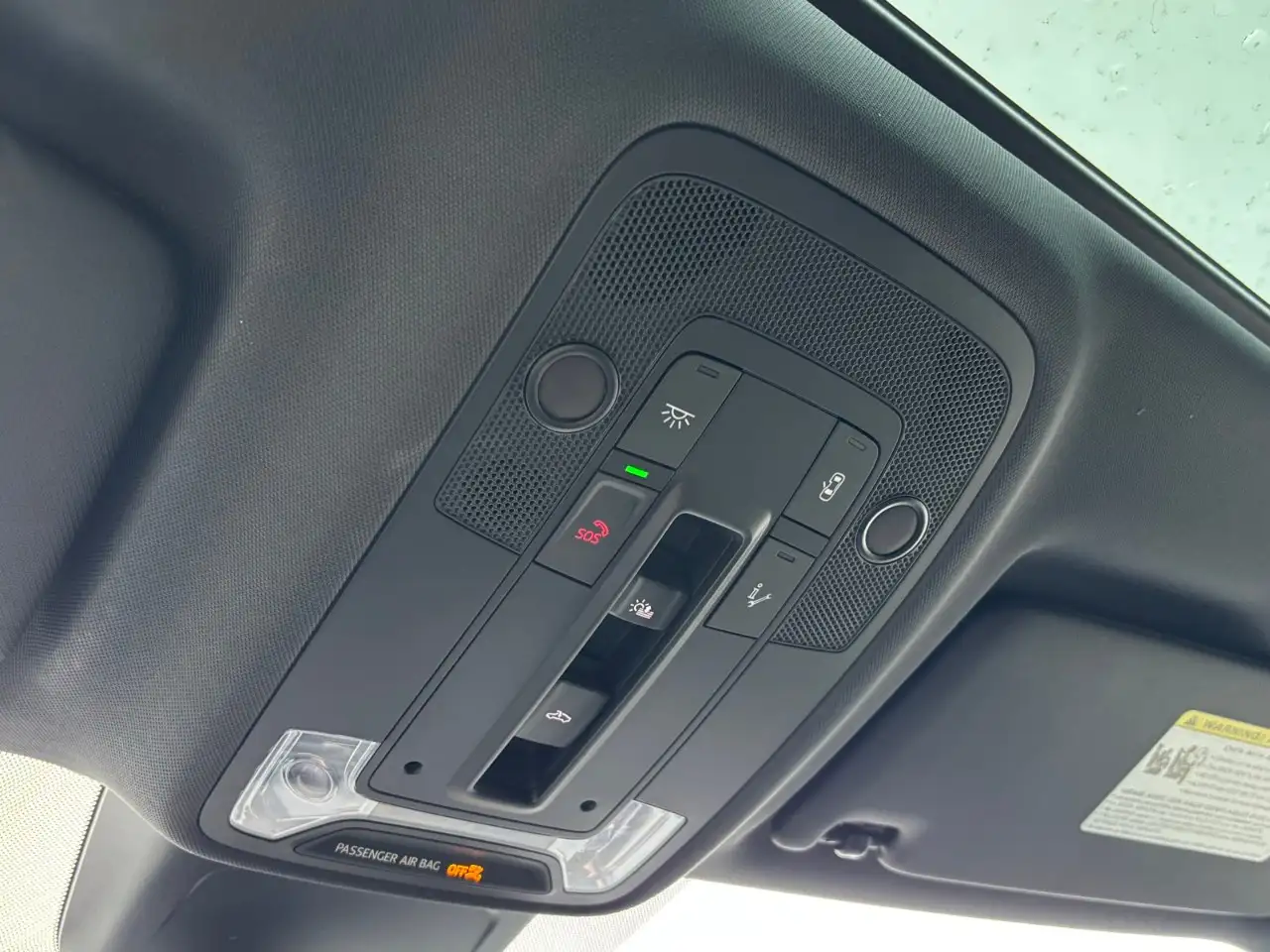 Audi Q3 - Image 30