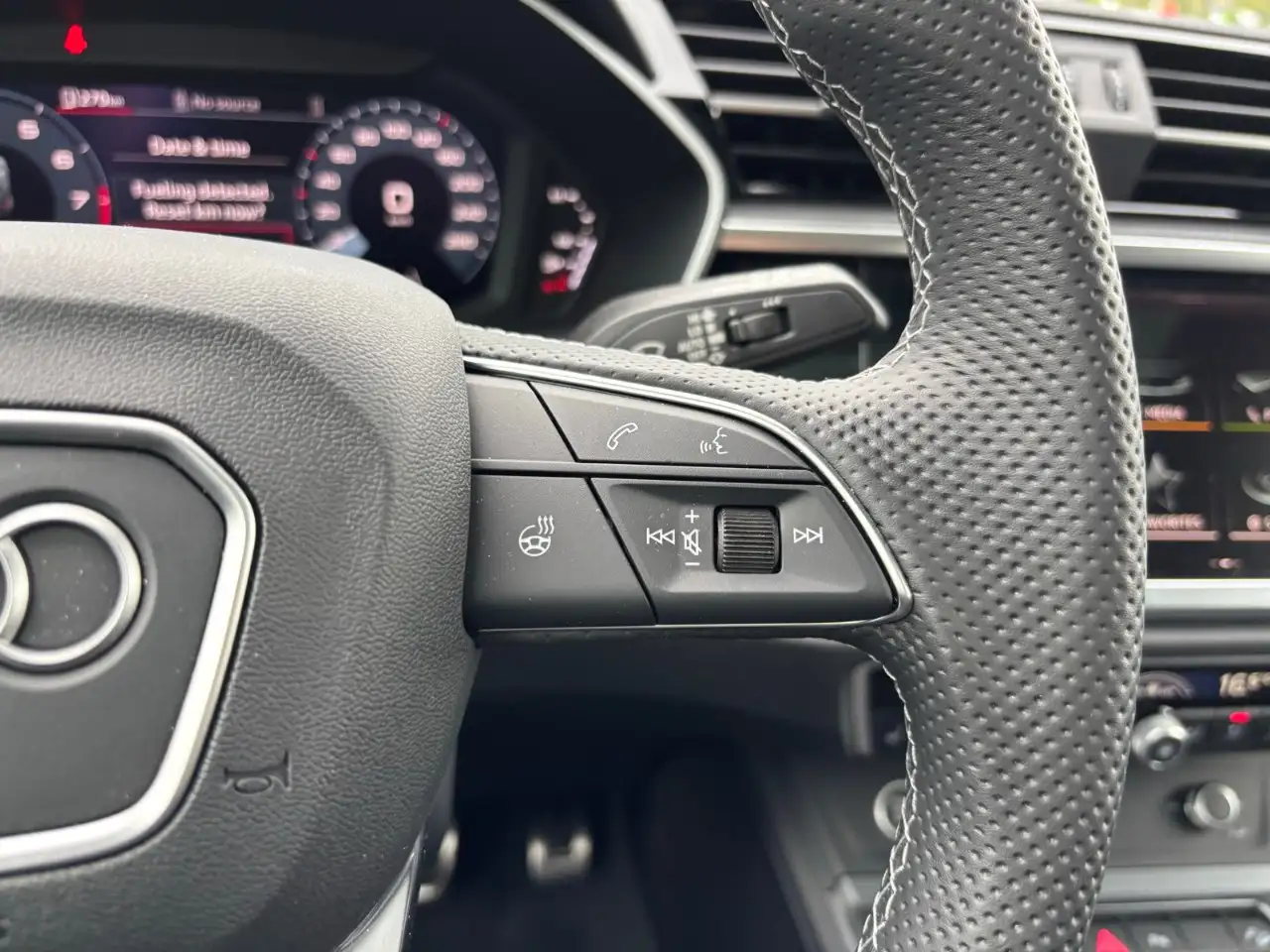 Audi Q3 - Image 26