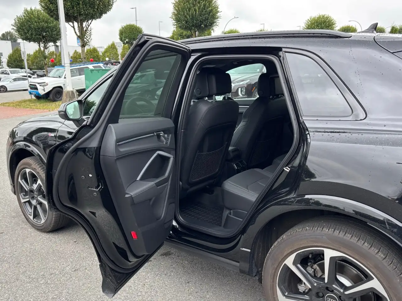 Audi Q3 - Image 32