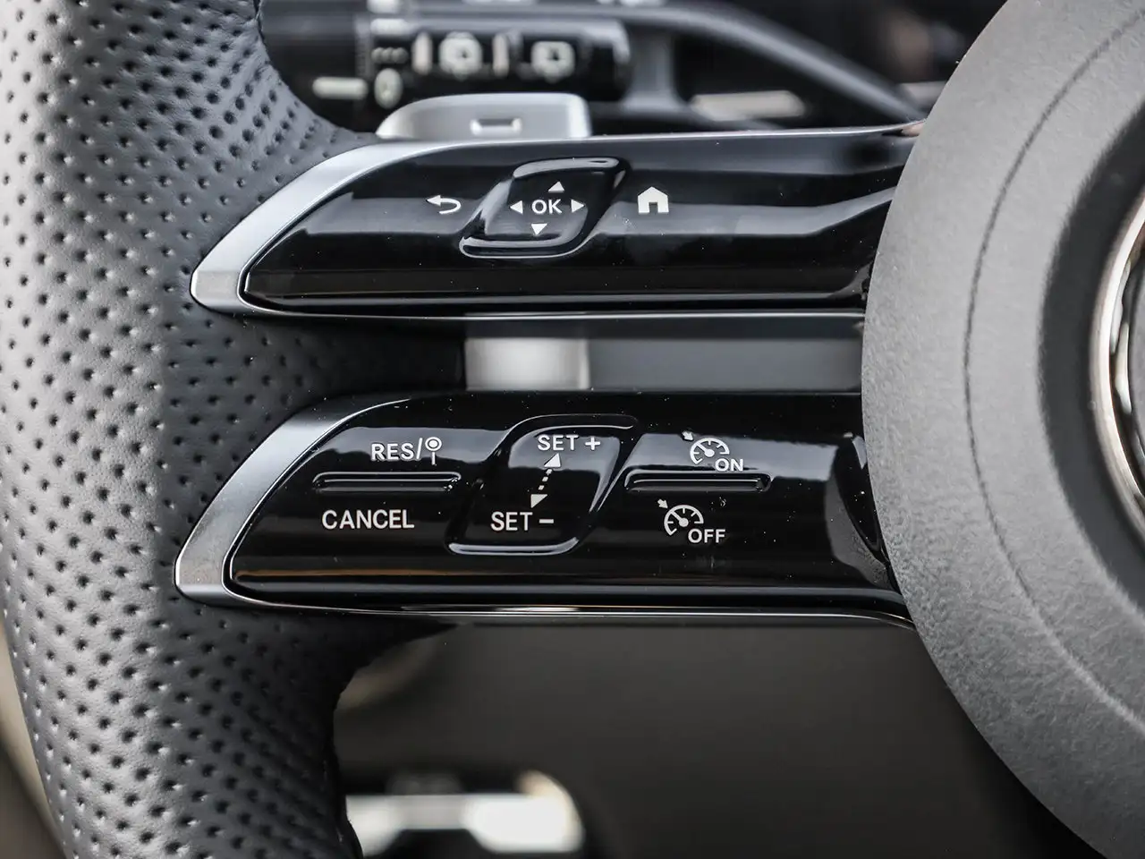 Mercedes-Benz GLC - Image 21