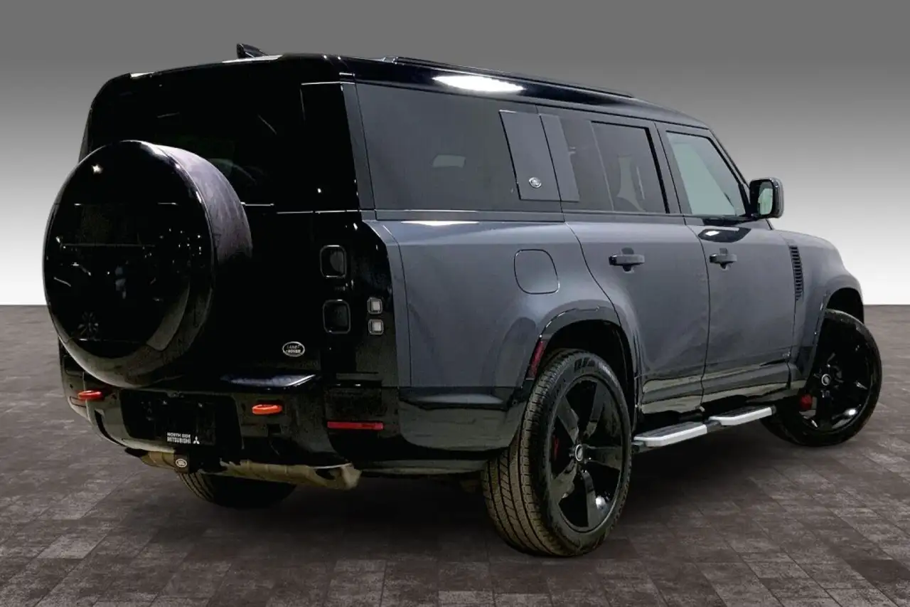Land Rover Defender - Image 13