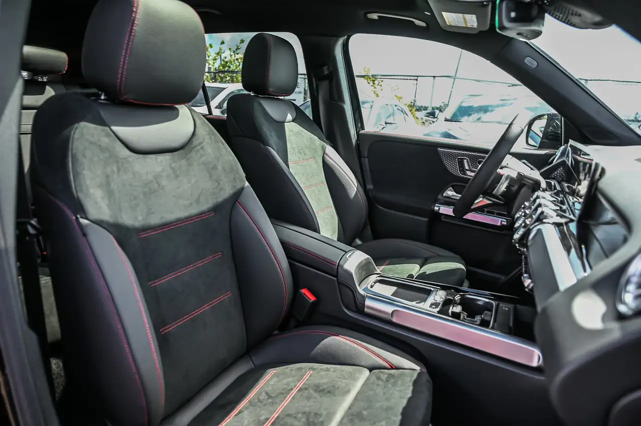 Mercedes-Benz GLB - Image 16