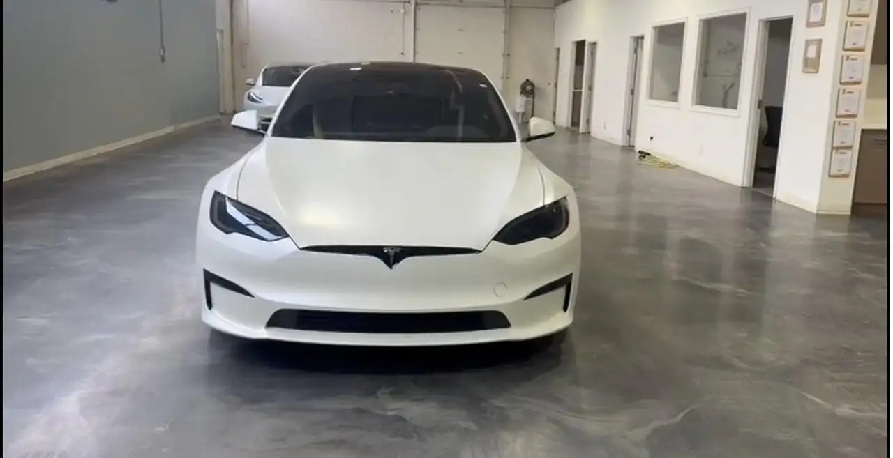 Tesla Model S - Image 2