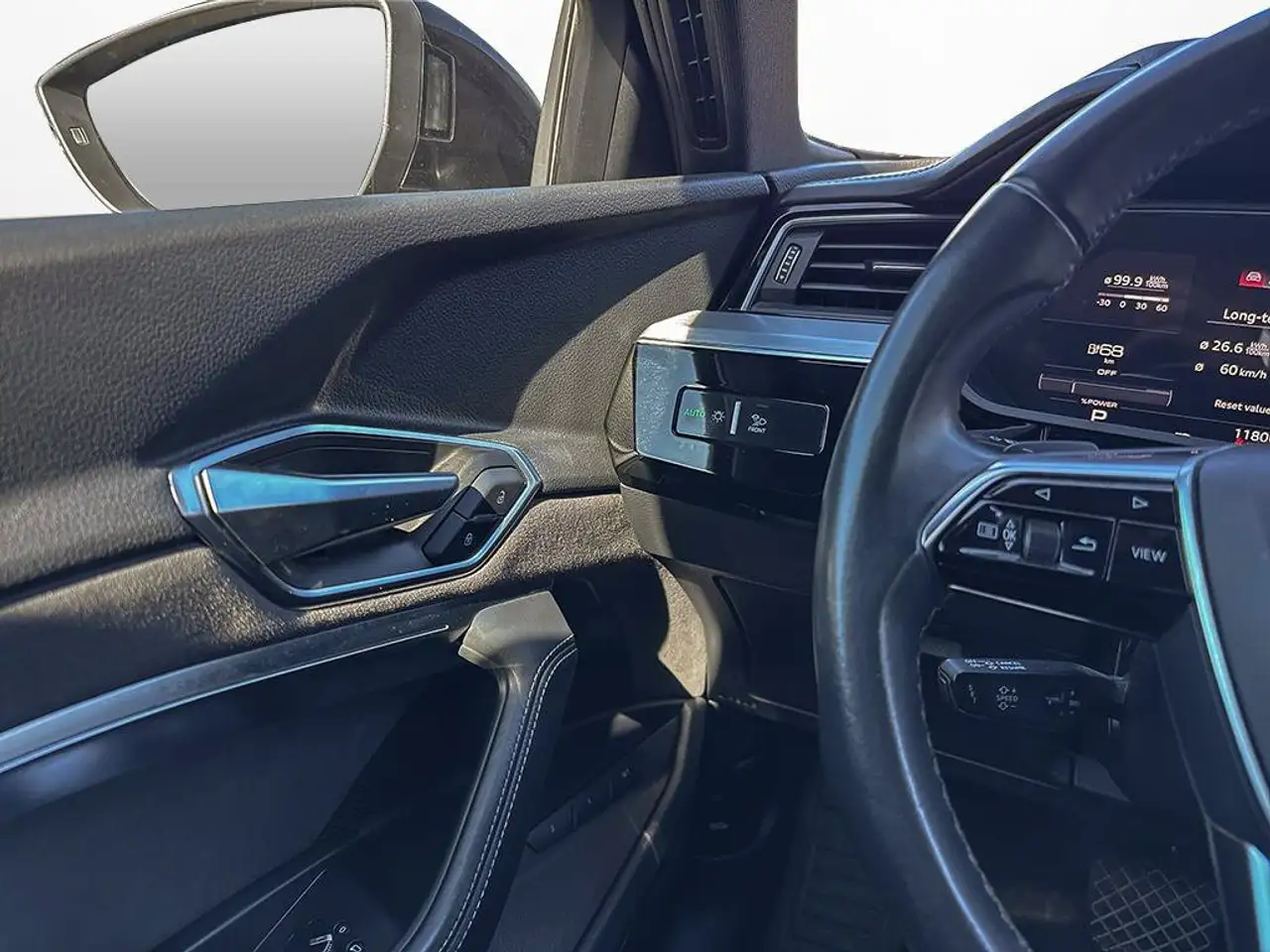 Audi e-tron - Image 21
