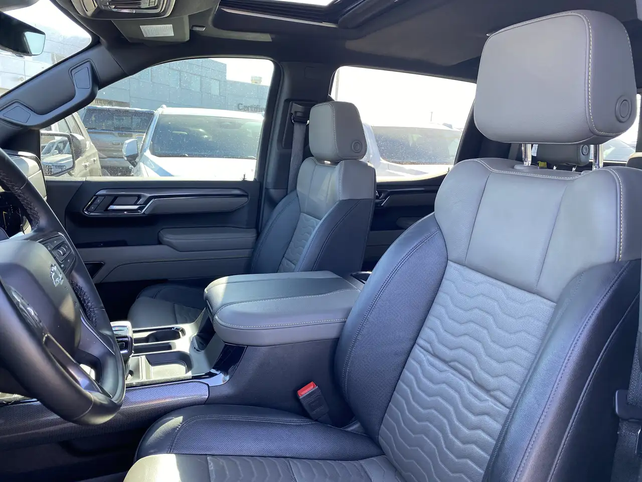 Chevrolet Silverado 1500 - Image 8