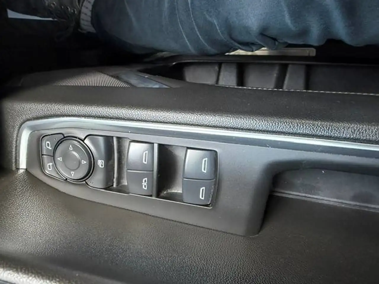 Chevrolet Silverado 1500 - Image 14