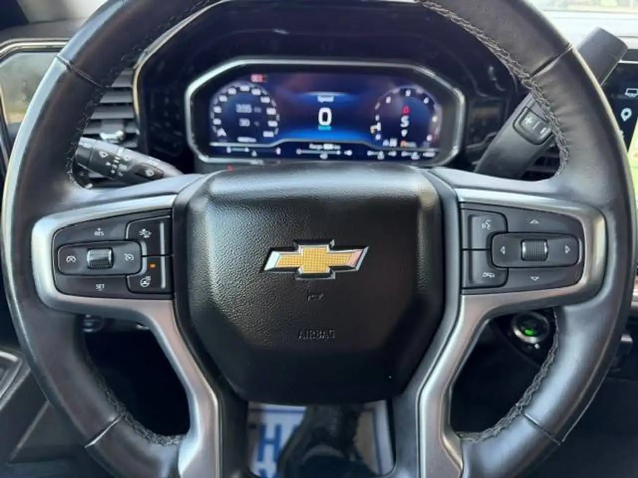 Chevrolet Silverado 1500 - Image 16