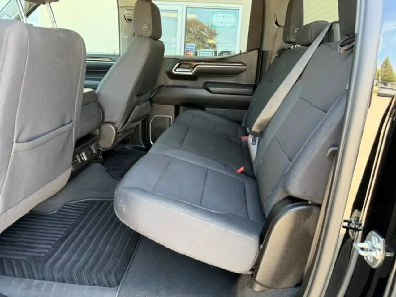 Chevrolet Silverado 1500 - Image 7
