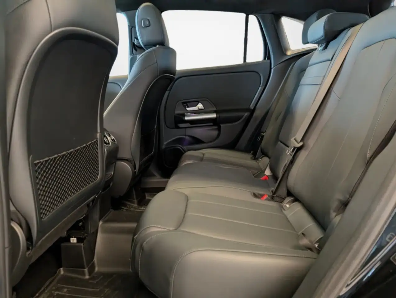 Mercedes-Benz GLA - Image 19
