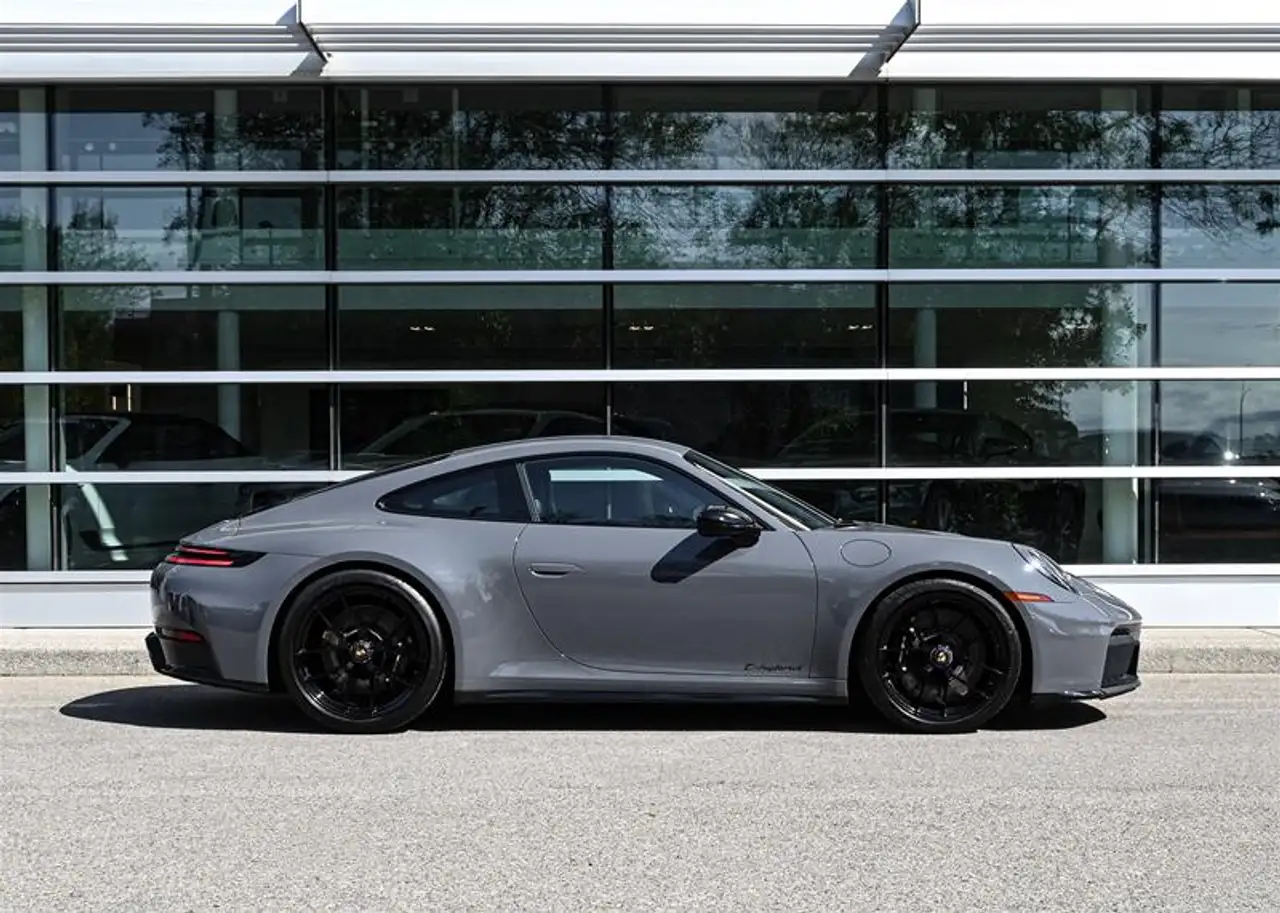 Porsche 911 - Image 5
