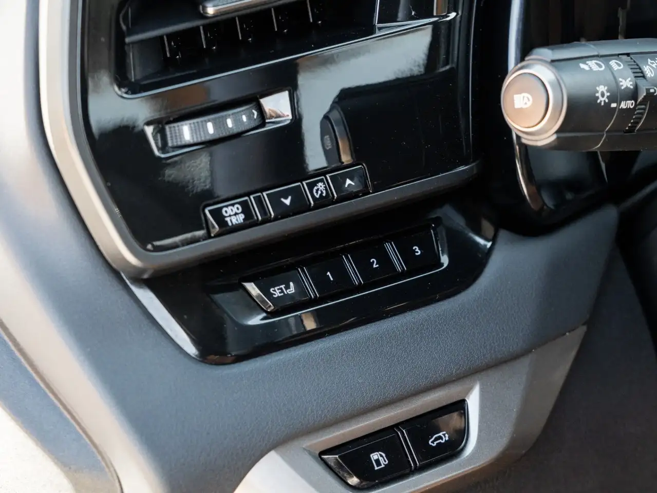 Lexus RX - Image 15