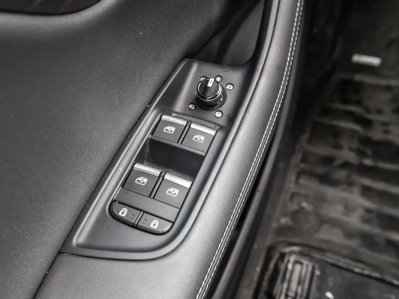 Audi Q8 - Image 14