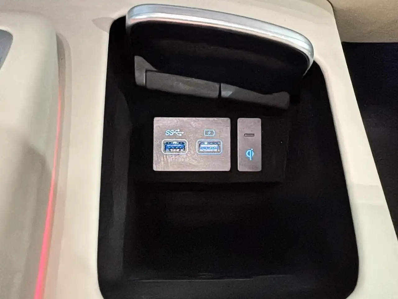 Genesis GV70 - Image 40