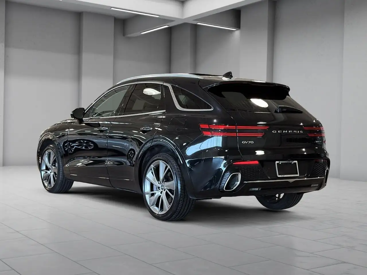 Genesis GV70 - Image 3
