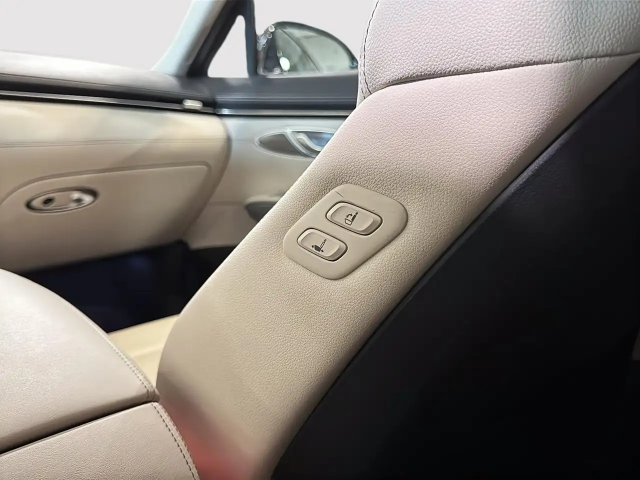 Genesis GV70 - Image 43