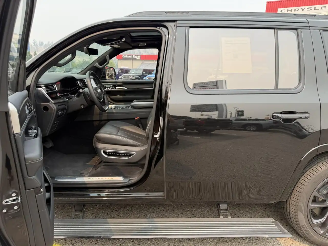 Jeep Grand Wagoneer - Image 10