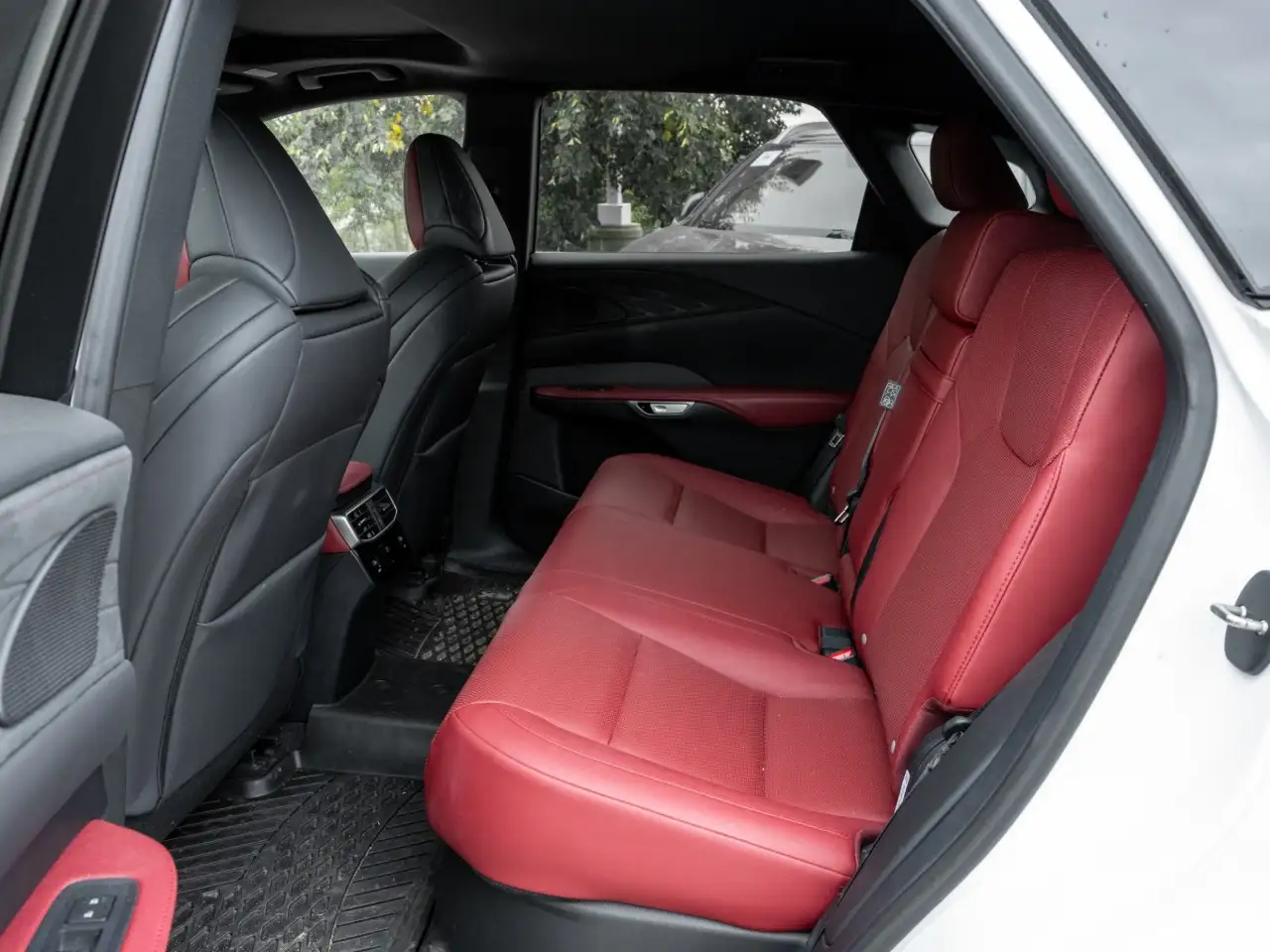 Lexus RX - Image 24