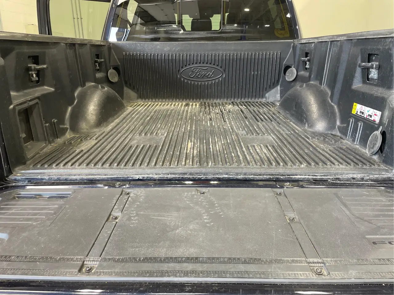 Ford F-150 - Image 35