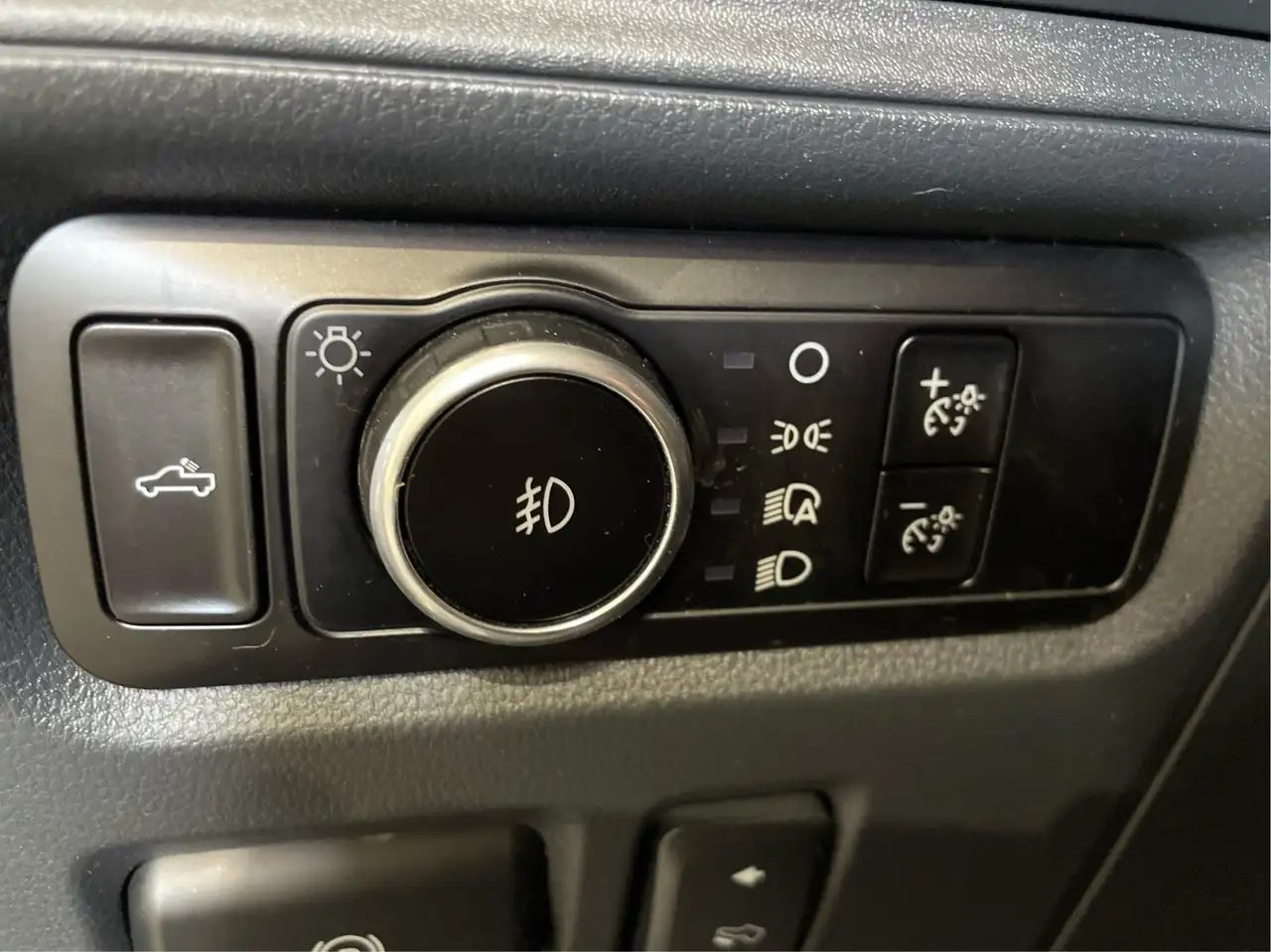 Ford F-150 - Image 32