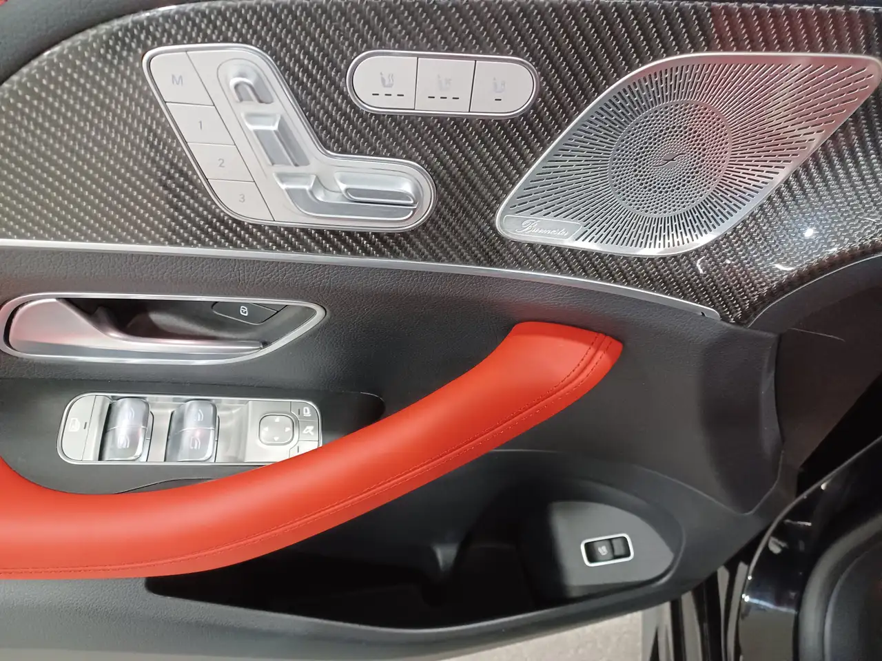 Mercedes-Benz GLE - Image 19