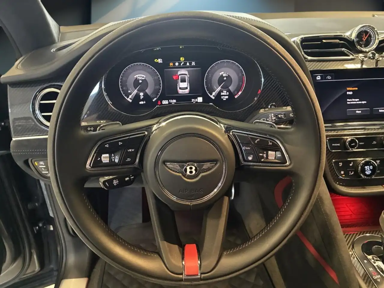 Bentley Bentayga - Image 15