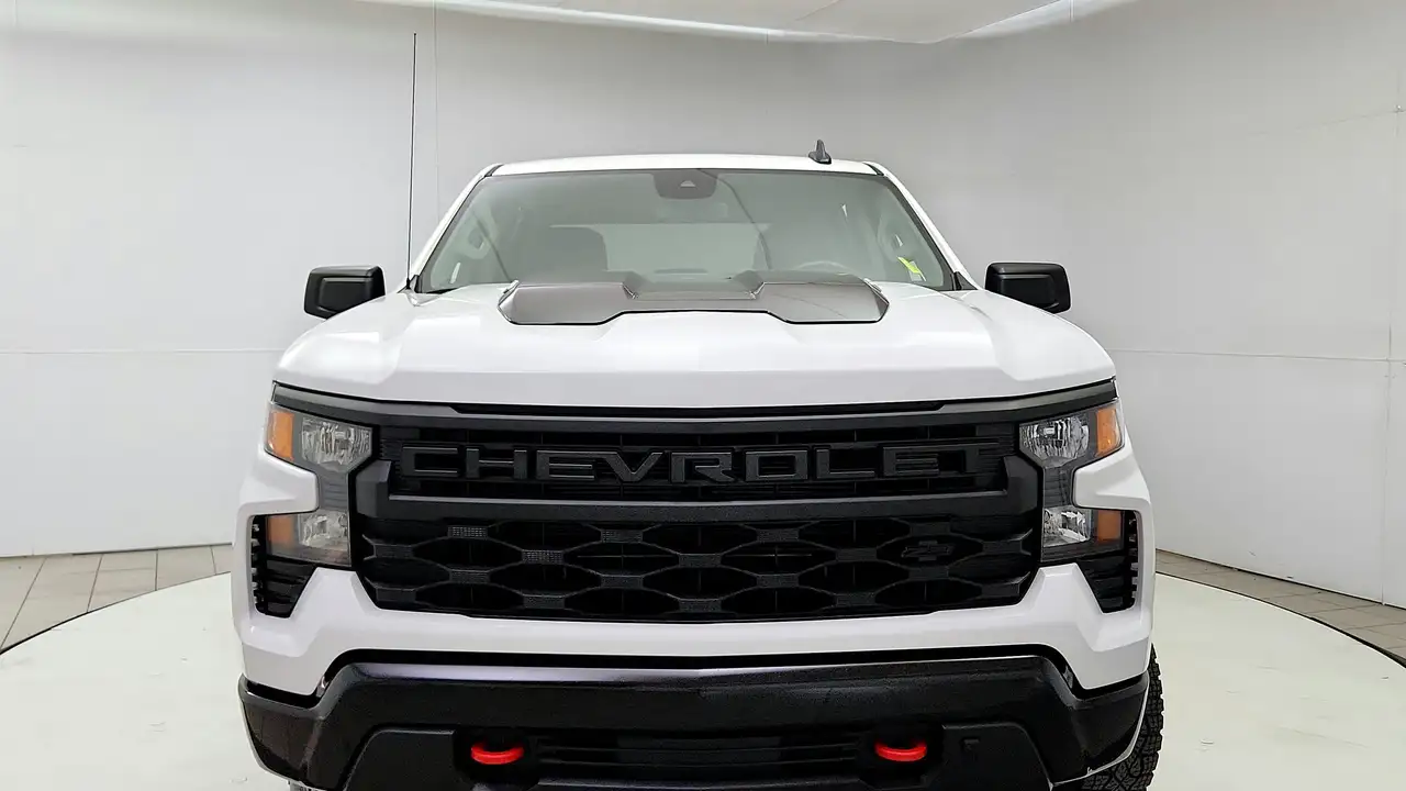 Chevrolet Silverado 1500 - Image 16