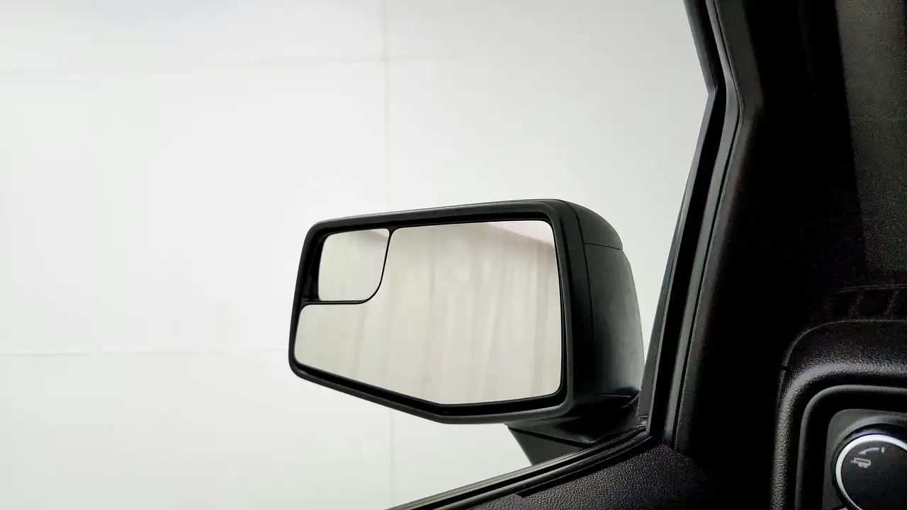 Chevrolet Silverado 1500 - Image 27