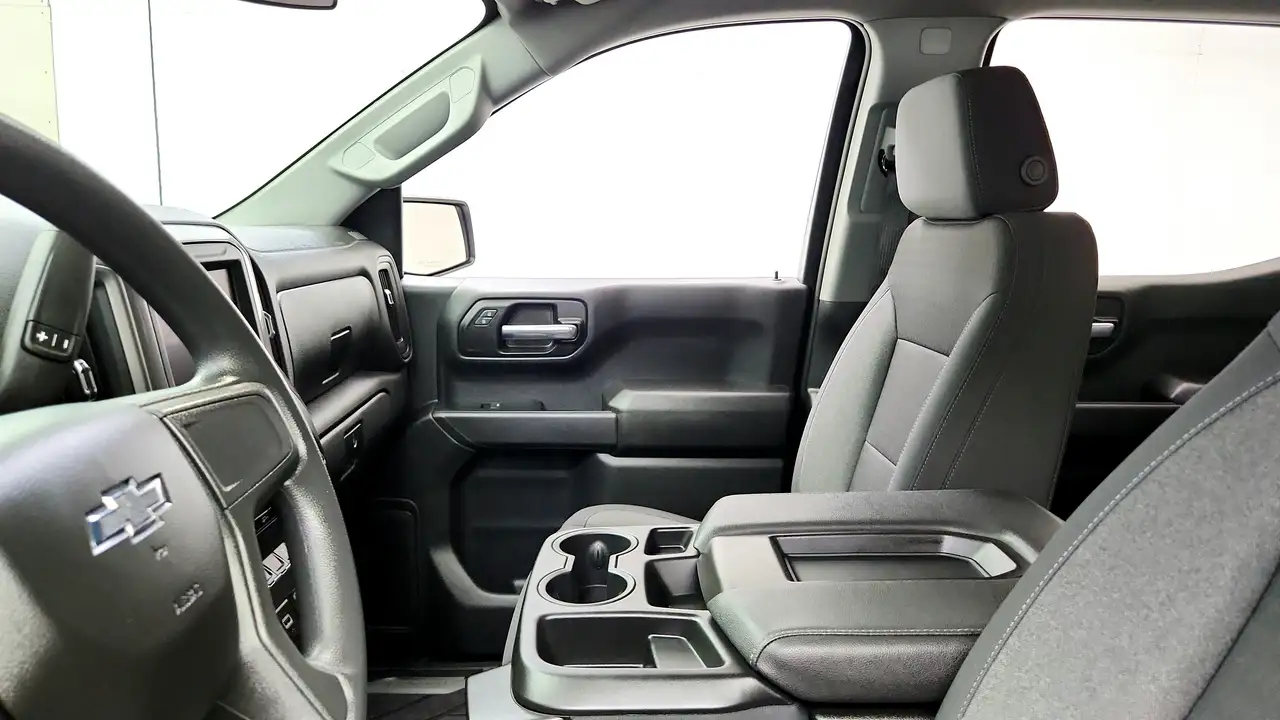 Chevrolet Silverado 1500 - Image 29