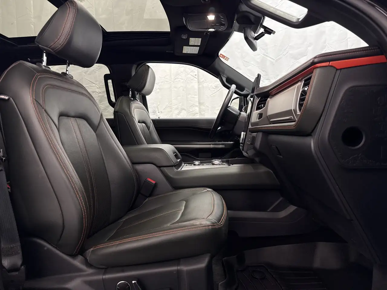 Ford Expedition - Image 47