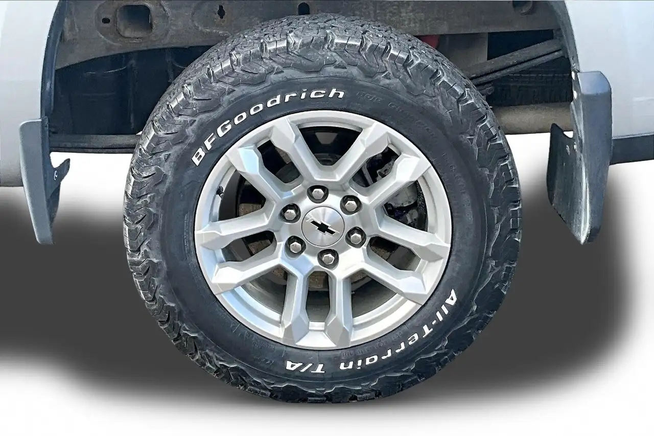 Chevrolet Silverado 1500 - Image 35