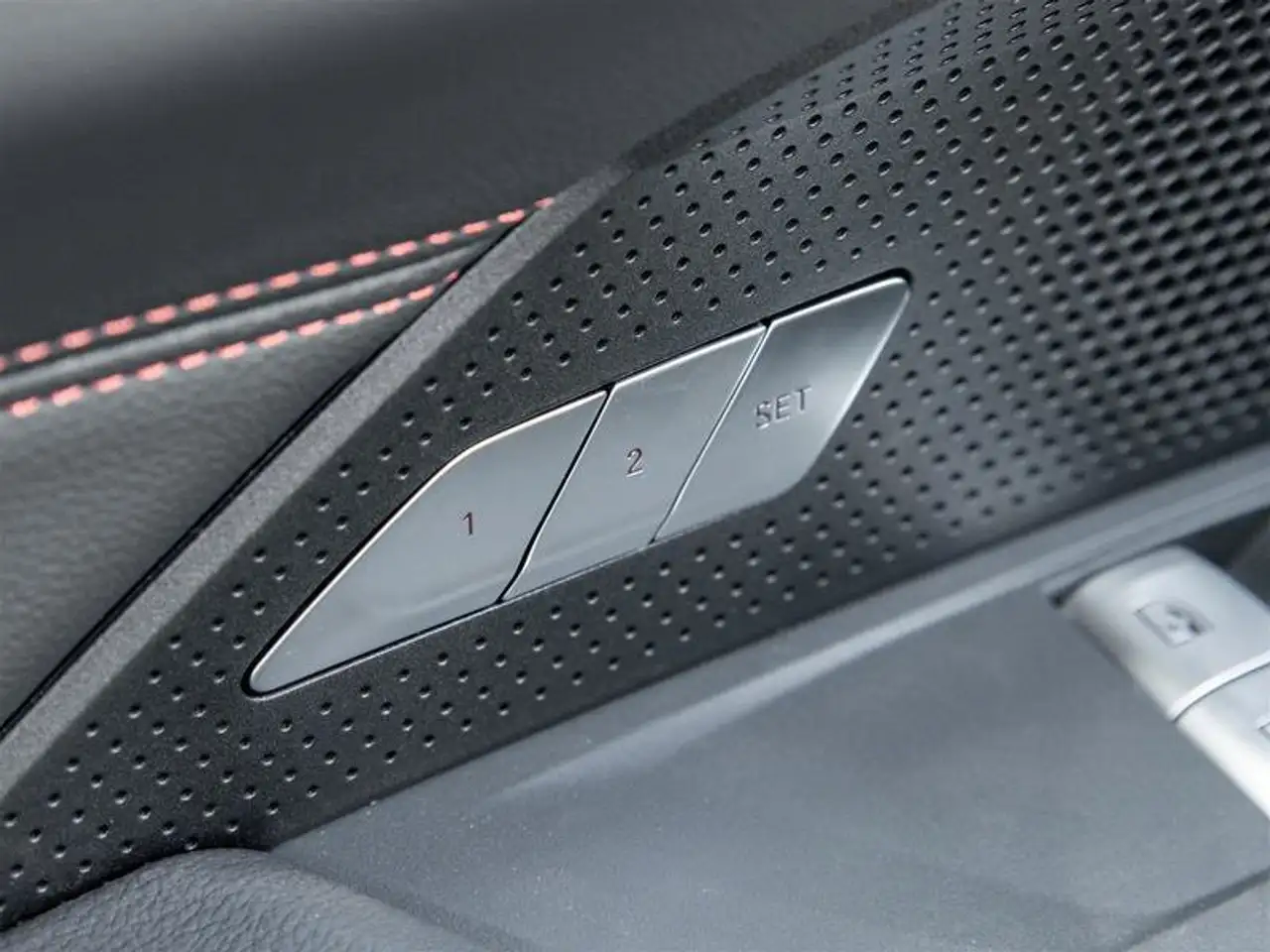 BMW 4 Series - Image 22