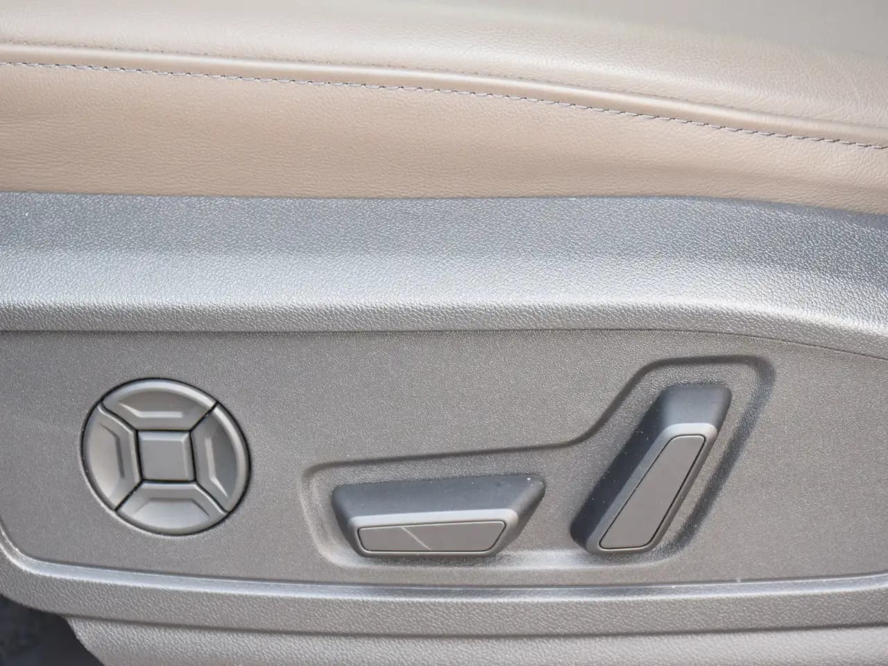 Audi Q5 - Image 14