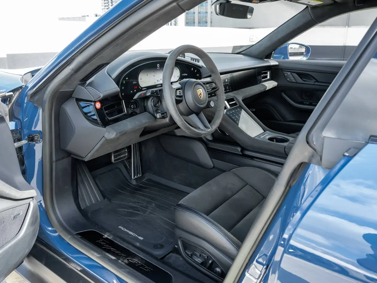 Porsche Taycan - Image 4