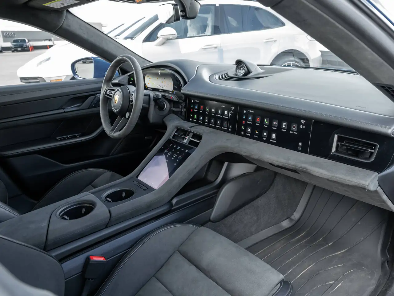Porsche Taycan - Image 40