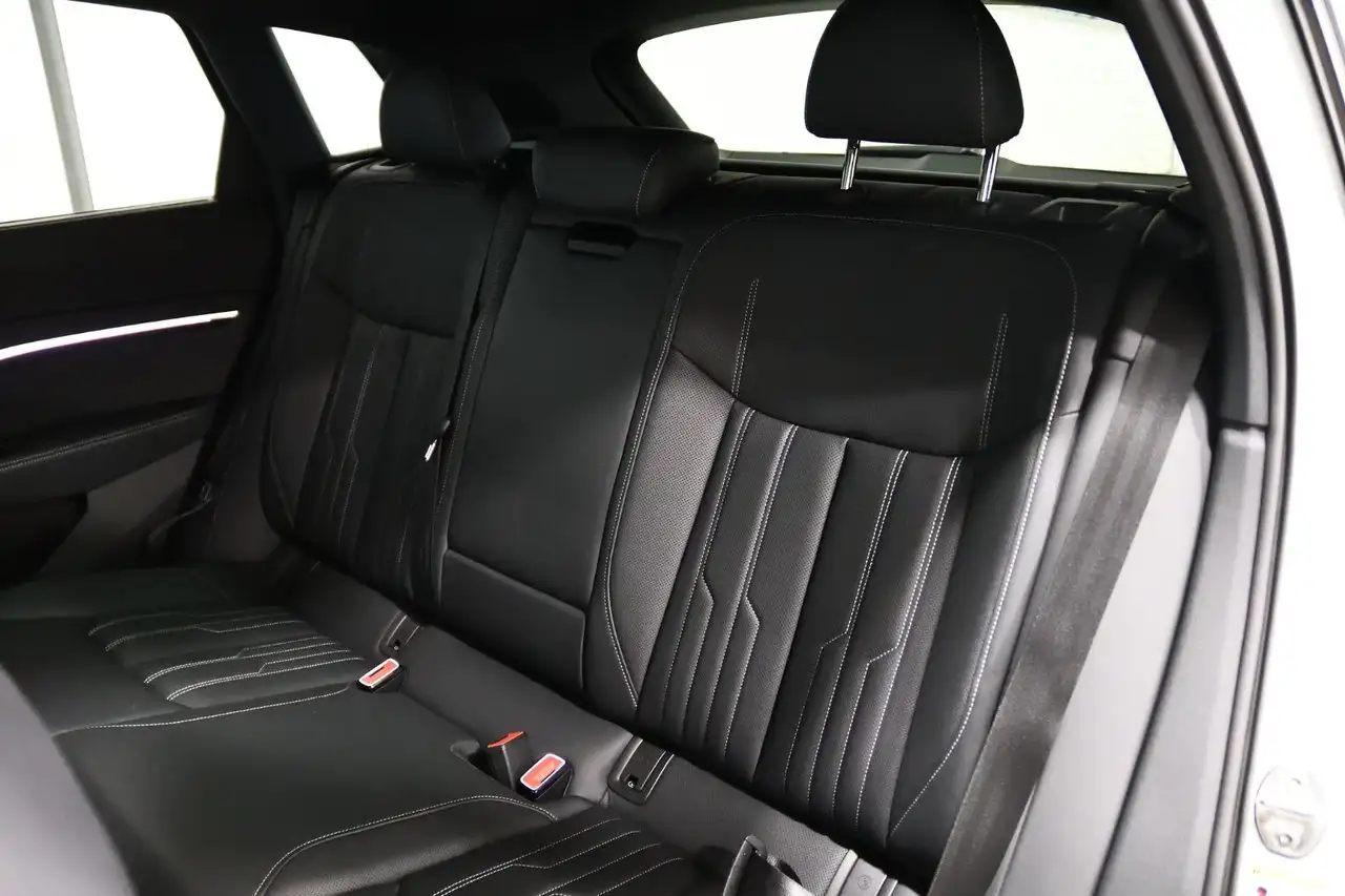 Audi Q8 e-tron - Image 16