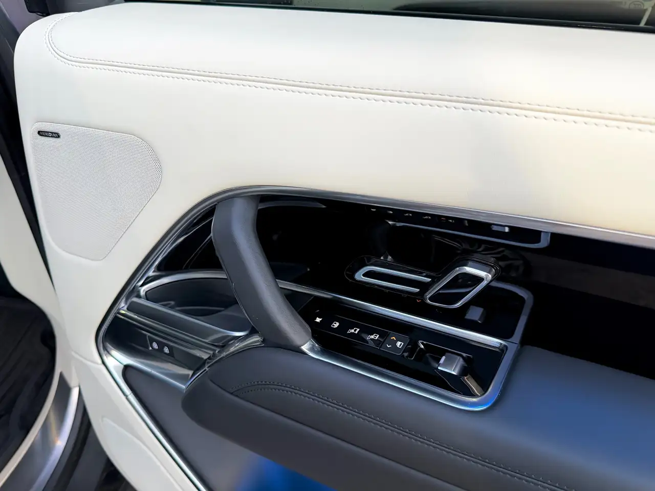 Land Rover Range Rover - Image 15