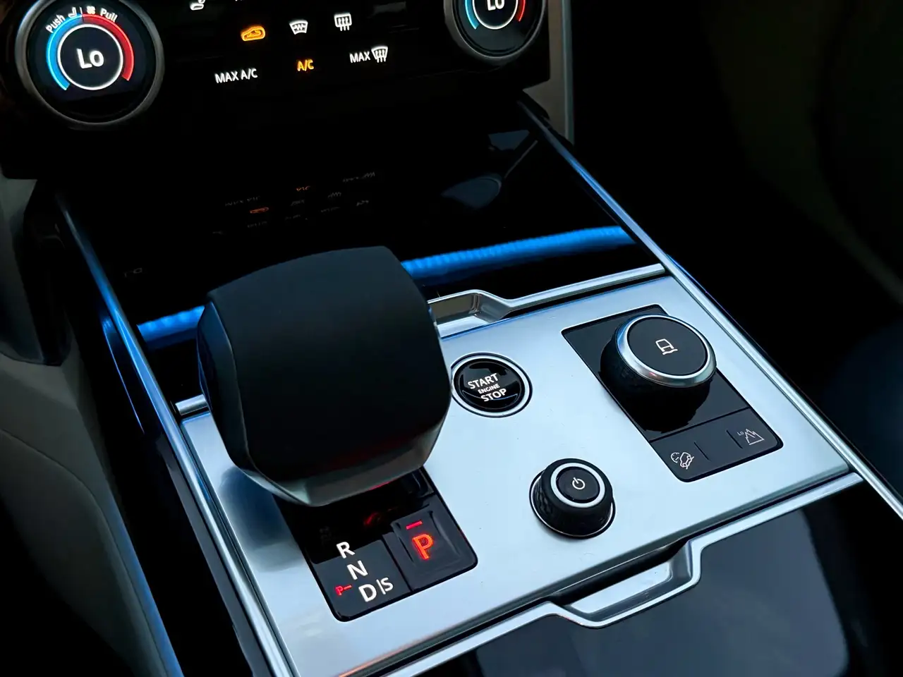 Land Rover Range Rover - Image 24