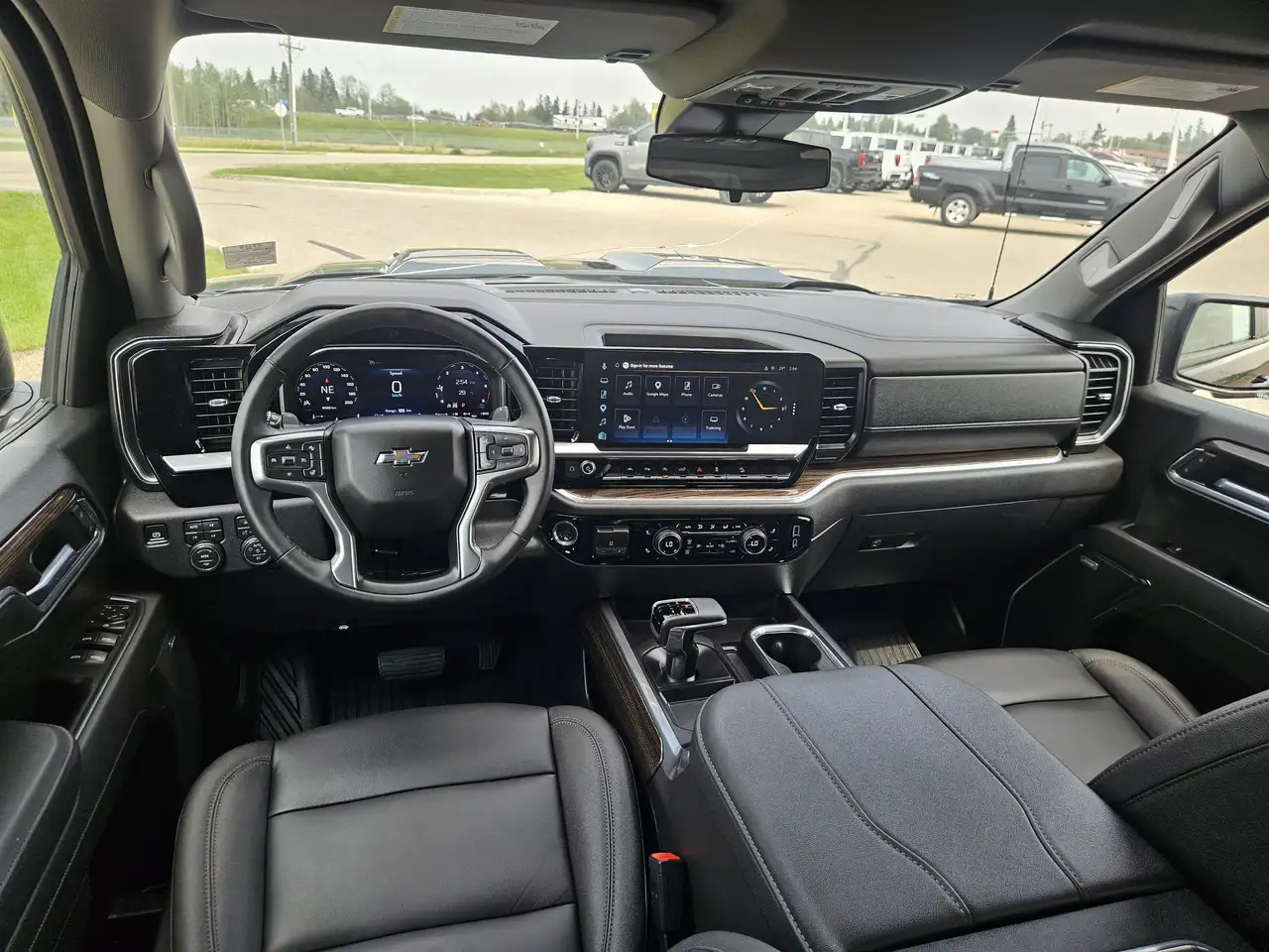 Chevrolet Silverado 1500 - Image 3