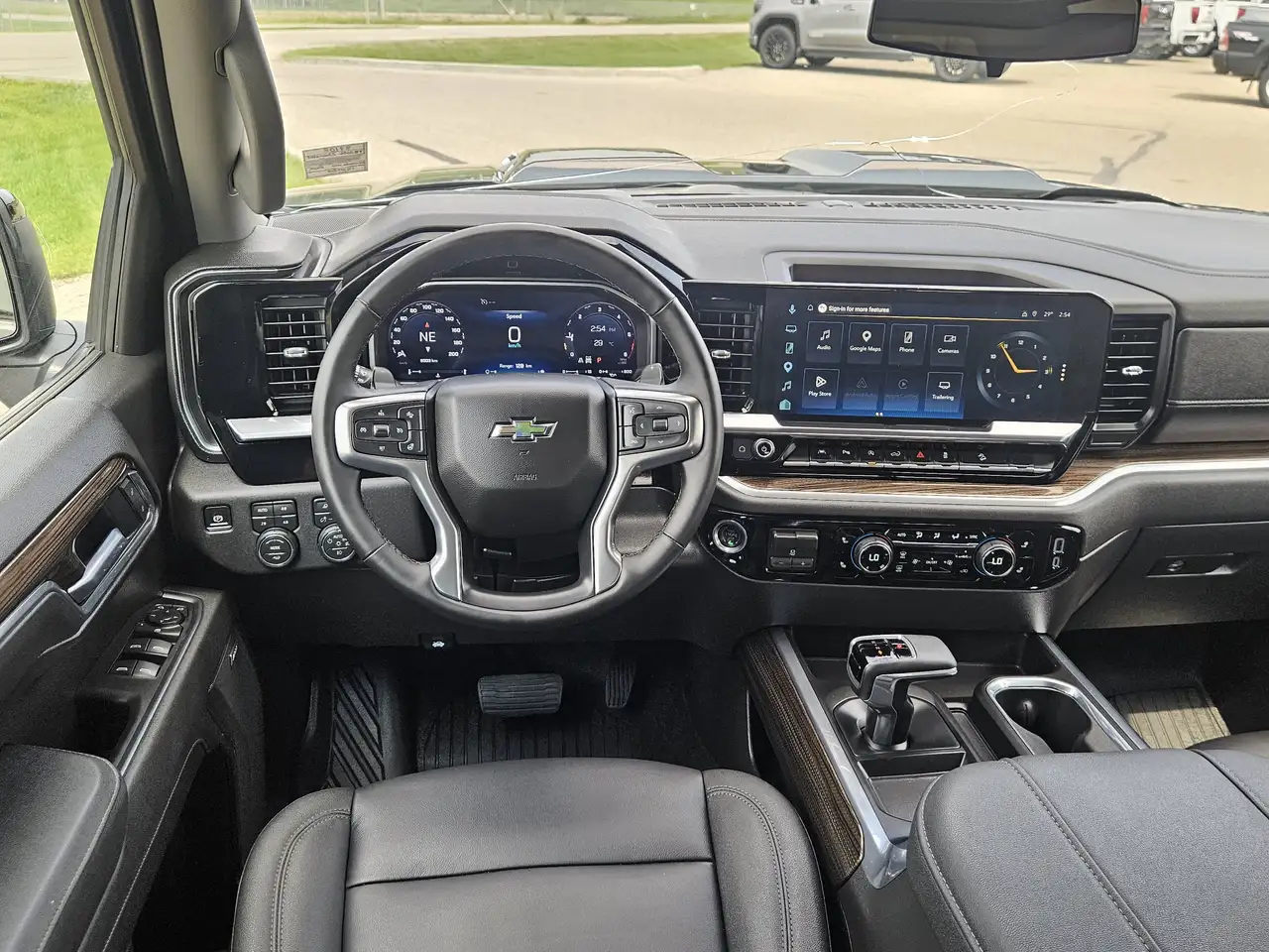 Chevrolet Silverado 1500 - Image 16