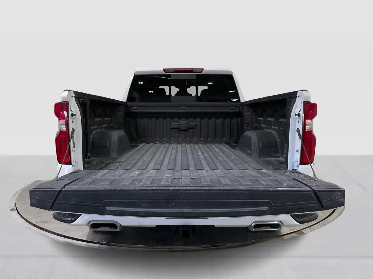 Chevrolet Silverado 1500 - Image 15